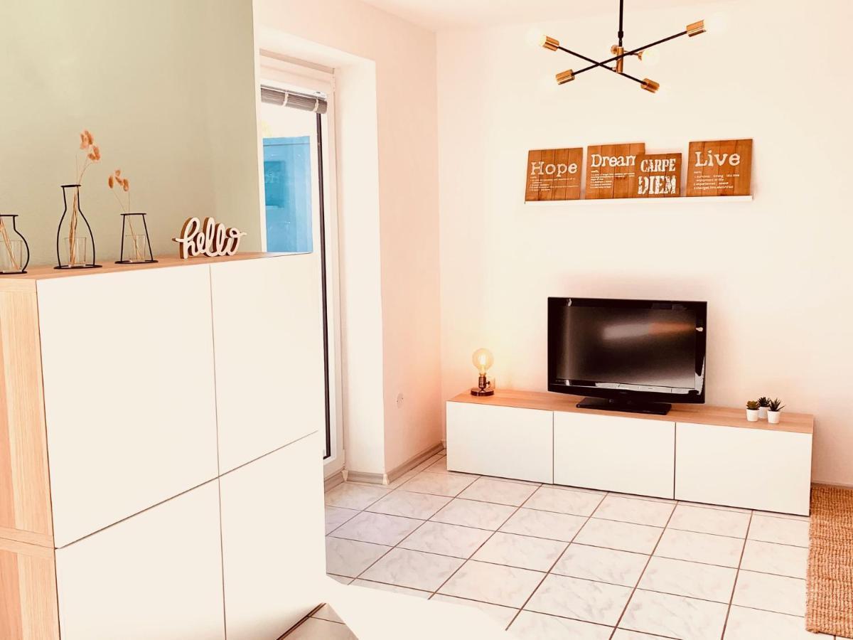 Moderne Ferienwohnung Mit Herrlicher Fernsicht ツヴィーゼル エクステリア 写真