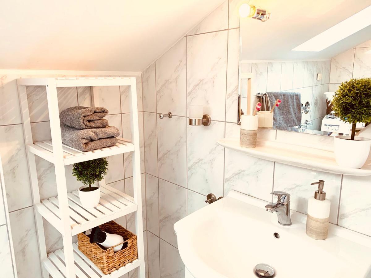 Moderne Ferienwohnung Mit Herrlicher Fernsicht ツヴィーゼル エクステリア 写真