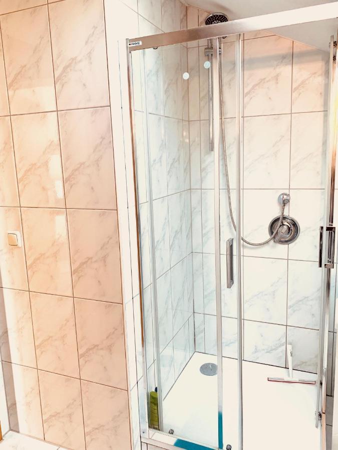 Moderne Ferienwohnung Mit Herrlicher Fernsicht ツヴィーゼル エクステリア 写真
