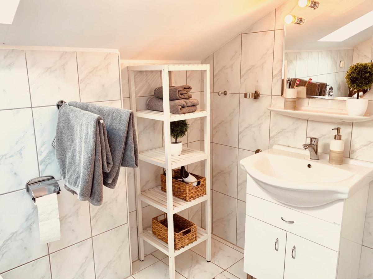 Moderne Ferienwohnung Mit Herrlicher Fernsicht ツヴィーゼル エクステリア 写真