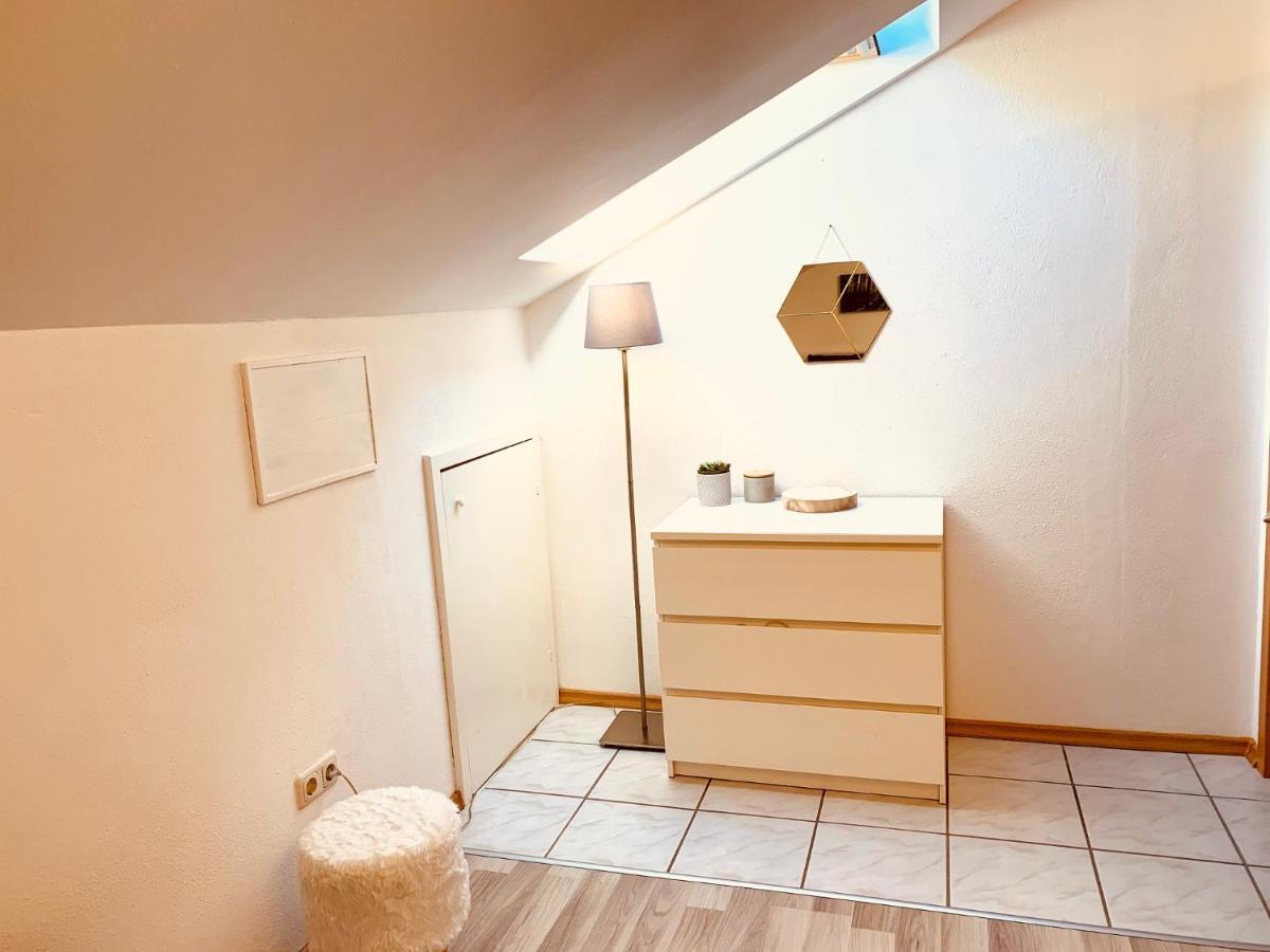 Moderne Ferienwohnung Mit Herrlicher Fernsicht ツヴィーゼル エクステリア 写真