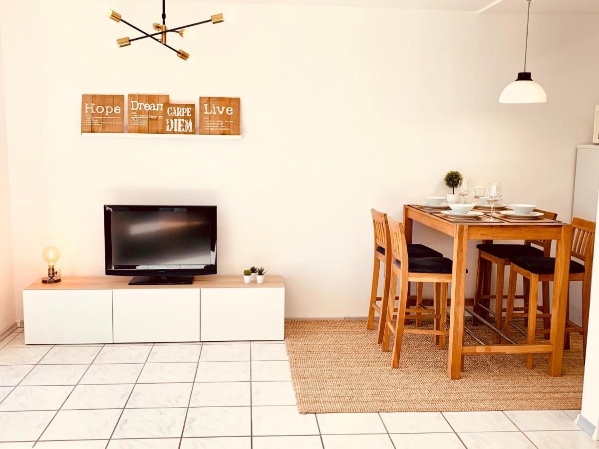 Moderne Ferienwohnung Mit Herrlicher Fernsicht ツヴィーゼル エクステリア 写真